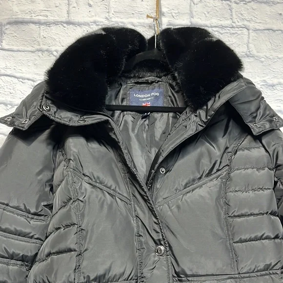 NWT-LONDON FOG Women's Chevron Coat with Faux Fur Trimmed Hood - Picture 5 of 8